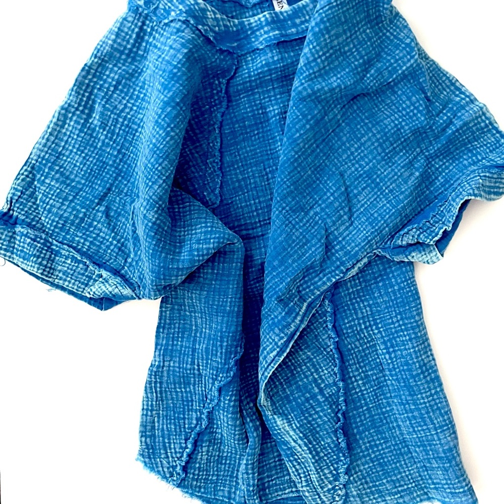 Zenana ocean blue acid wash gauze top